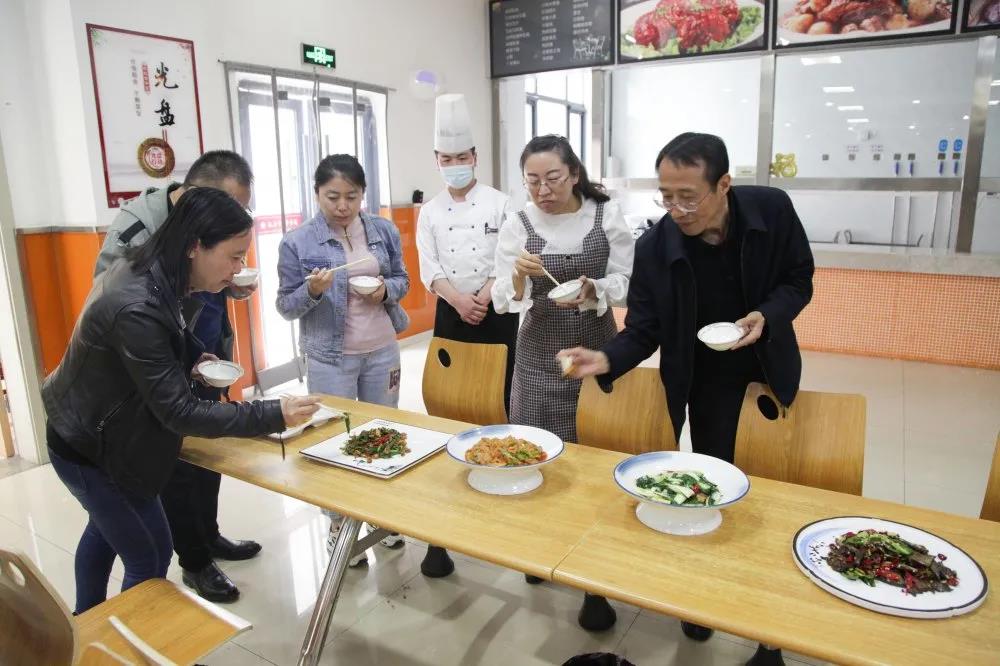 1620436598533083624.jpg 1620436598533083624.jpg