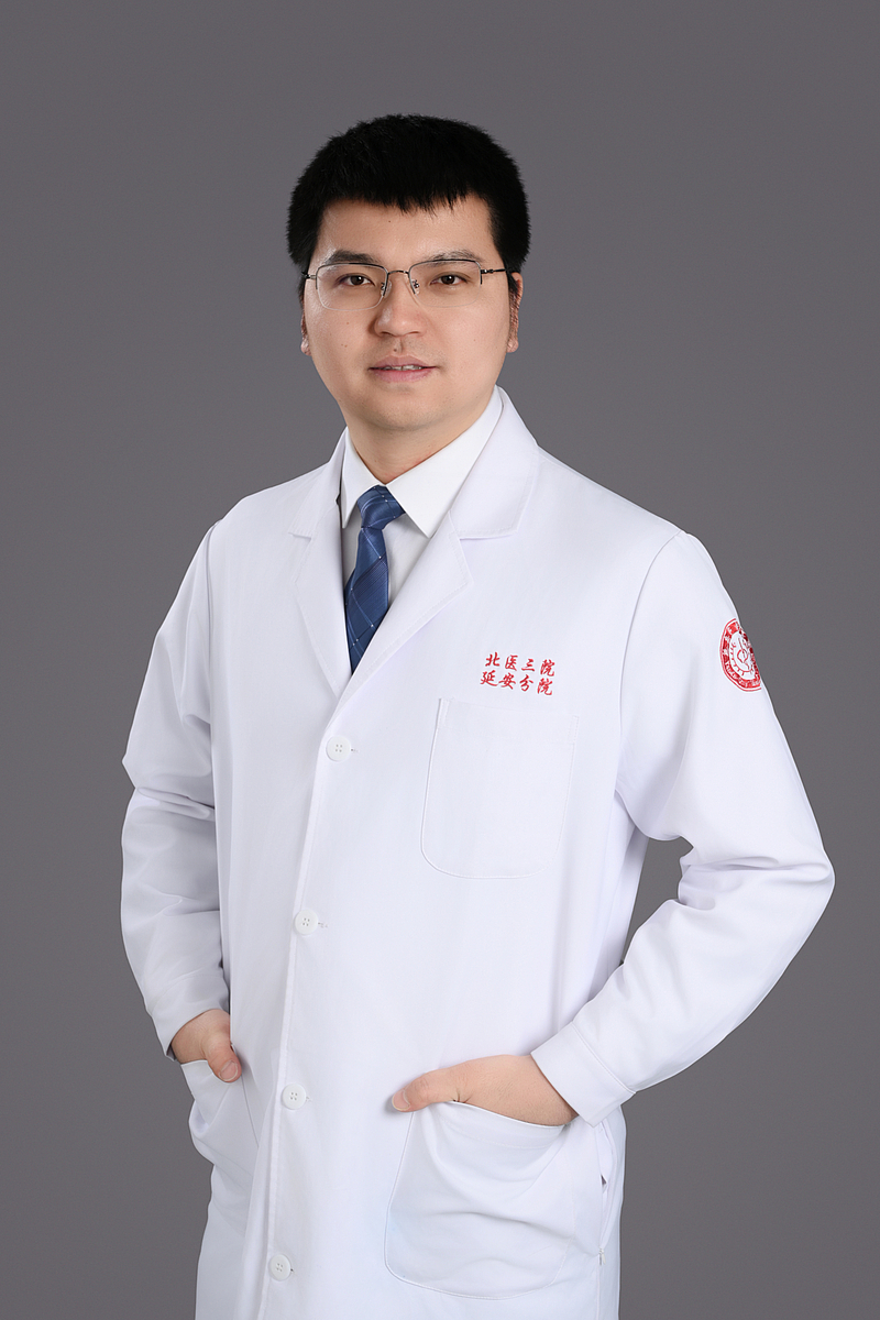 卢 军 医学博士  副主任医师 普外科学术主任