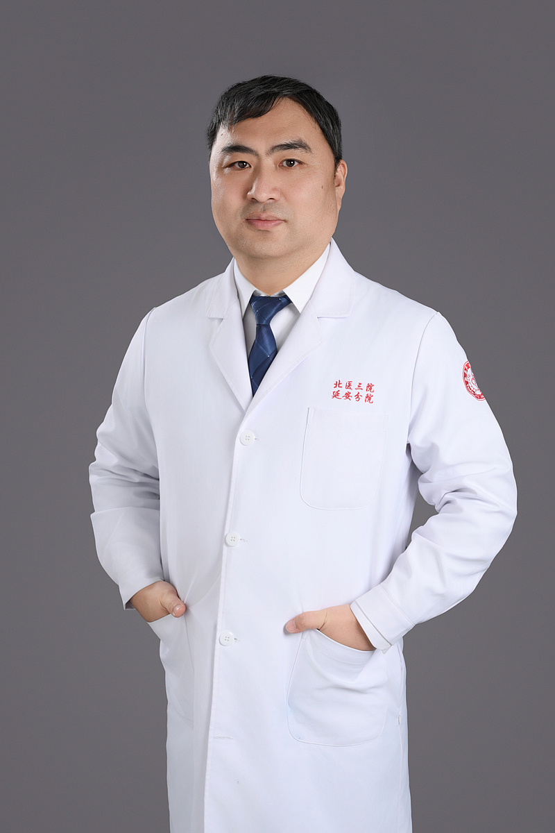 张新宇 医学硕士  副主任医师 脑病科学术主任