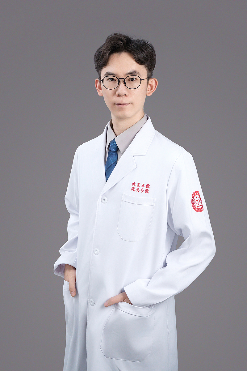 王岳鑫 医学博士 副主任医师 眼科学术副主任